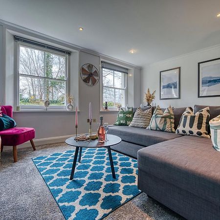 2 Bedroom Stylish Spacious Apt, Sleeps 6, Central Cheltenham, With Free Parking - By Blue Puffin Stays Buitenkant foto