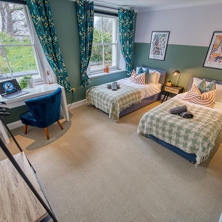 2 Bedroom Stylish Spacious Apt, Sleeps 6, Central Cheltenham, With Free Parking - By Blue Puffin Stays Buitenkant foto