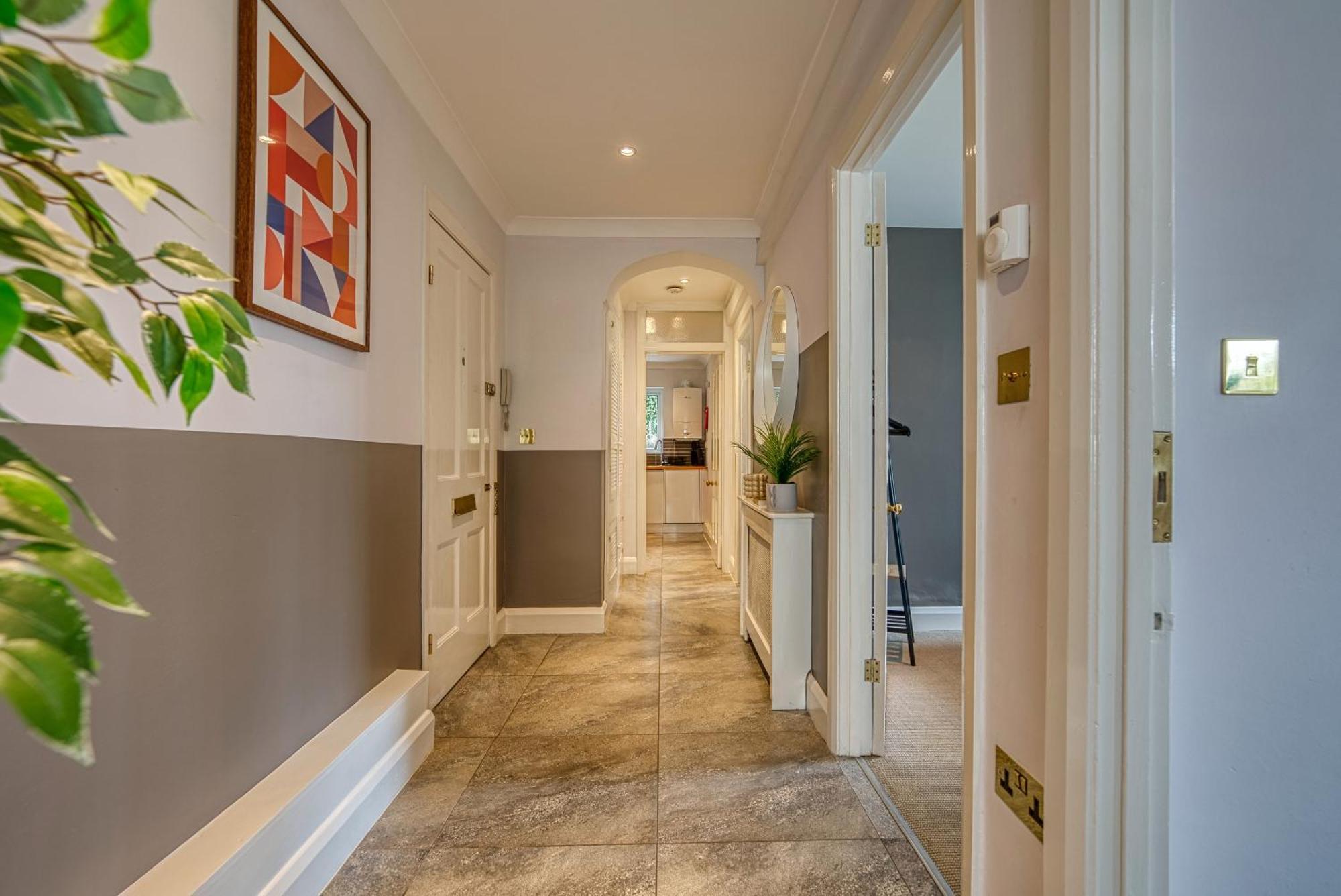 2 Bedroom Stylish Spacious Apt, Sleeps 6, Central Cheltenham, With Free Parking - By Blue Puffin Stays Buitenkant foto